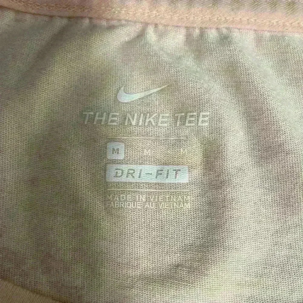 NIKE women CropTop In Peach Color - SIZE M -A53